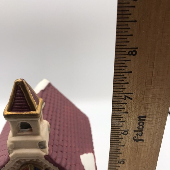 Vintage Christmas Valley 1992 Collector’s Series Lighted Village Church … - Picture 12 of 16